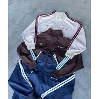 HTH track jacket トラックジャケット ベージュの通販 by u｜ラクマ