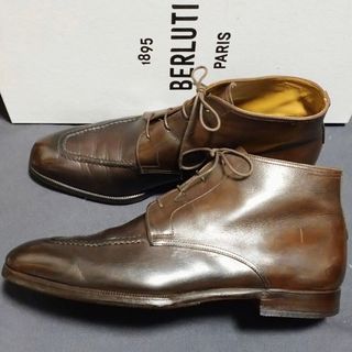 ベルルッティが高値で売れる!買取よりお得にBerlutiを売るなら フリマ