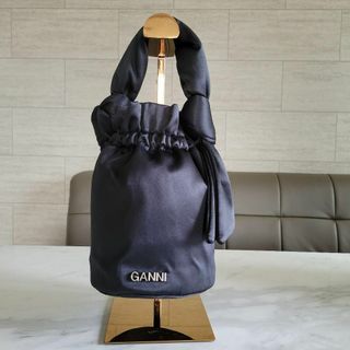 ☆新品未使用☆GANNI ガニー オケージョントップハンドルバッグ ... ★新品未使用★GANNI ガニー オケージョントップハンドルバッグ ブラック