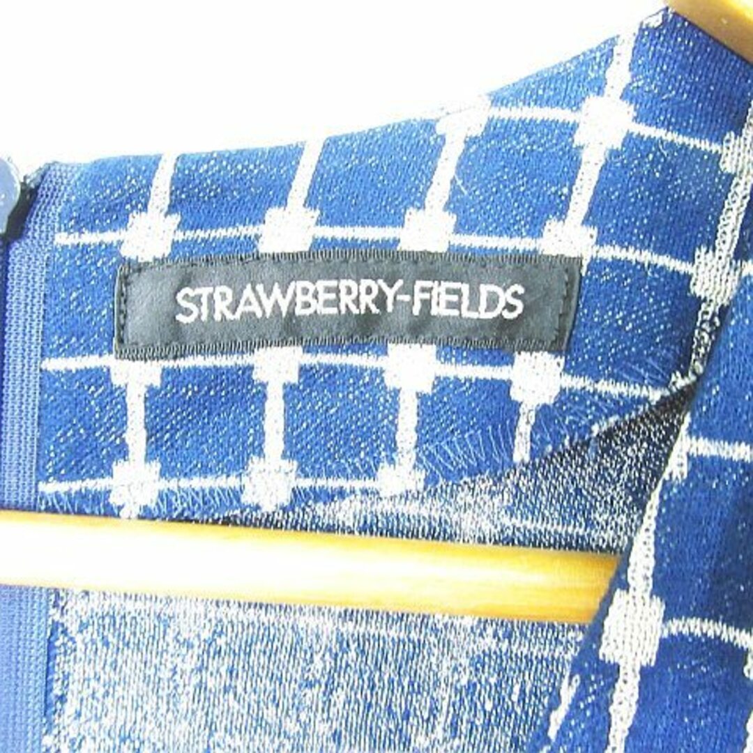 STRAWBERRY-FIELDS(ストロベリーフィールズ)のストロベリーフィールズ STRAWBERRY-FIELDS ワンピース レディースのワンピース(ひざ丈ワンピース)の商品写真