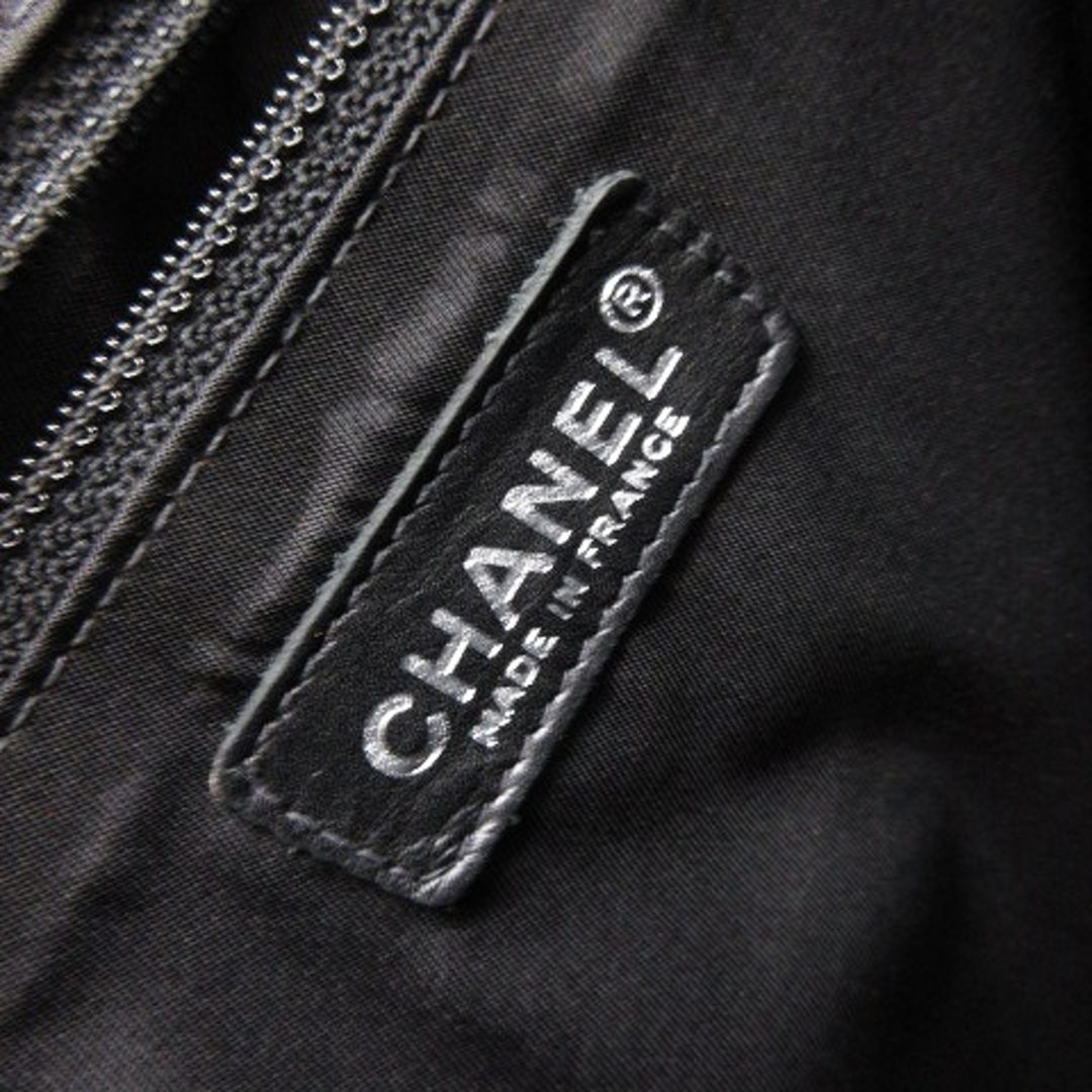 CHANEL(シャネル)のシャネル CHANEL ニュートラベルライン ロゴ クラッチバッグ 黒 ブラック レディースのバッグ(クラッチバッグ)の商品写真