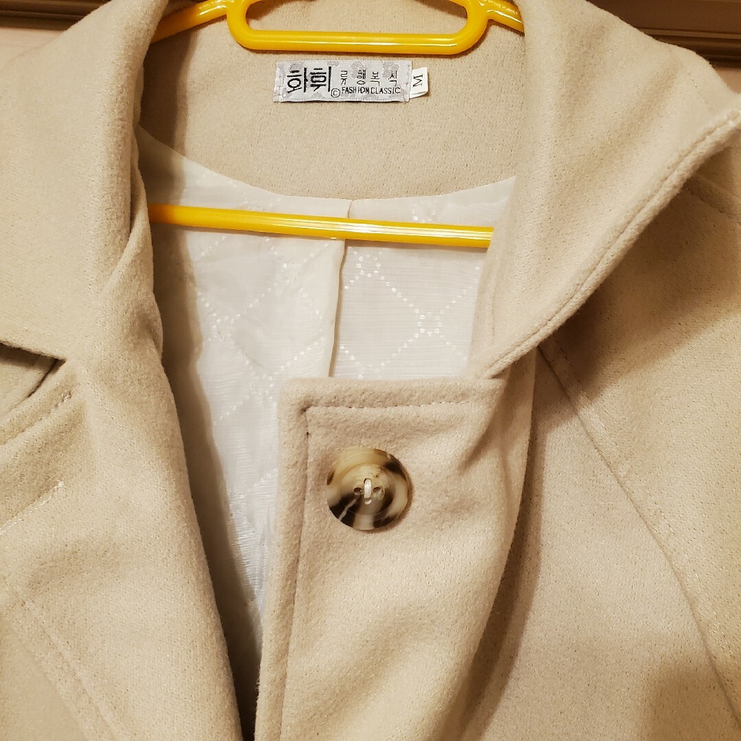 チェスターコート　ベージュ　レディース レディースのジャケット/アウター(チェスターコート)の商品写真