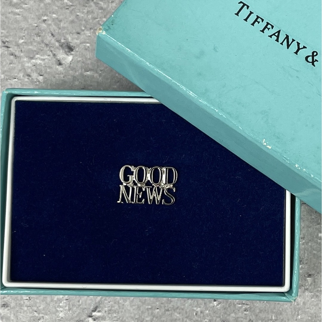 Tiffany 【GOOD NEWS】ピンバッジ