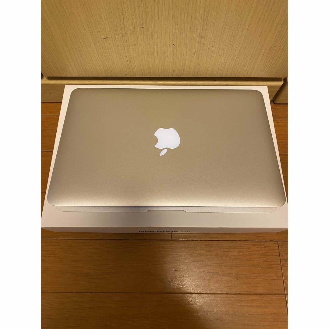Apple MacBook Air (11-inch, Mid 2013) Apple MacBook Air (11-inch, Mid 2013)