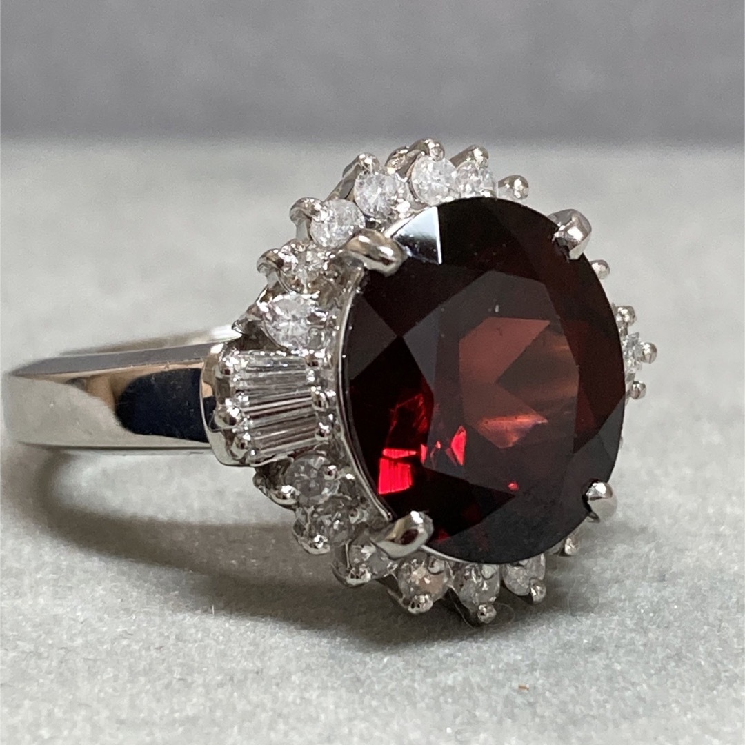 Pt900 アルマンディンガーネットとダイヤモンドのリング　指輪
