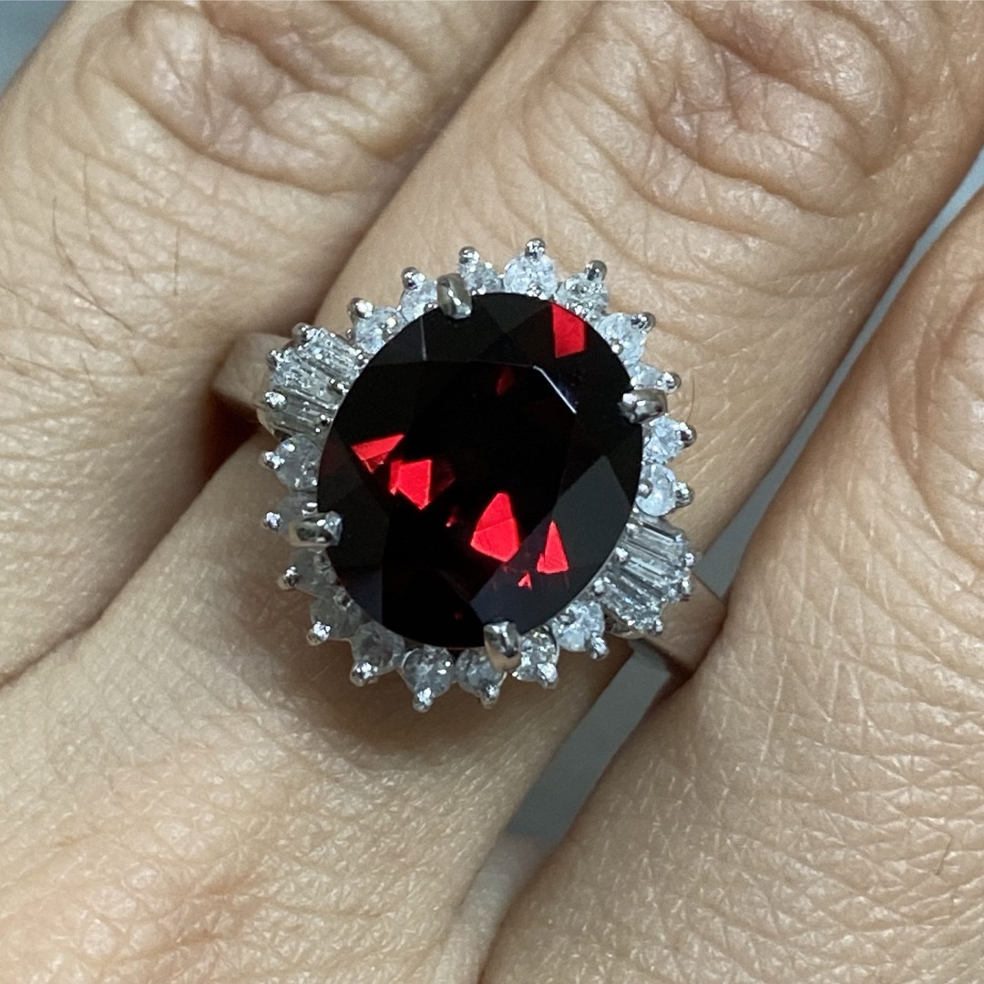 Pt900 アルマンディンガーネットとダイヤモンドのリング　指輪