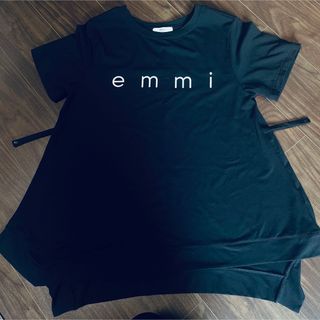 エミ(emmi)のemmi yoga シンプルT(ヨガ)