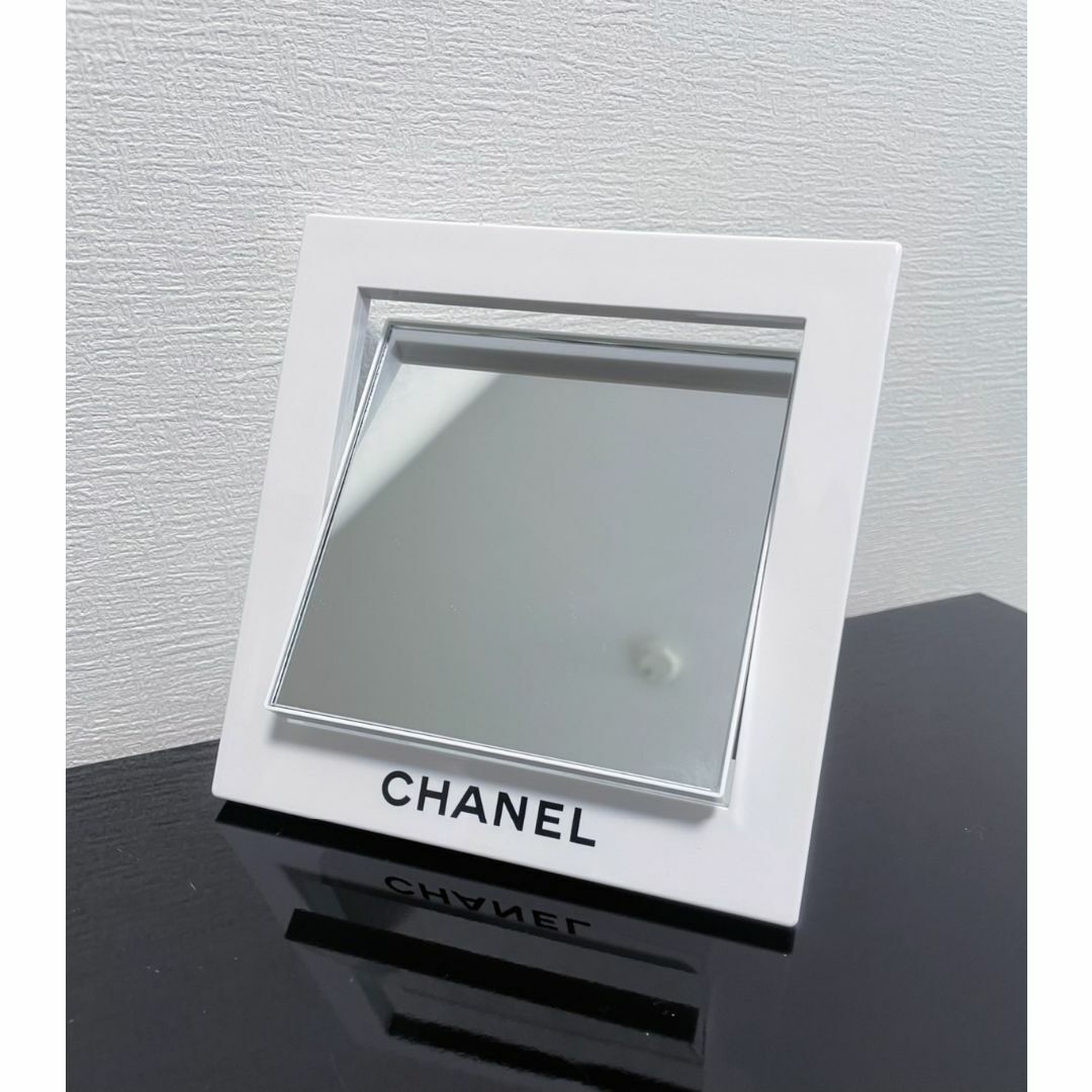 CHANEL(シャネル)のCHANEL ノベルティ 回転ミラー コスメ/美容のメイク道具/ケアグッズ(その他)の商品写真
