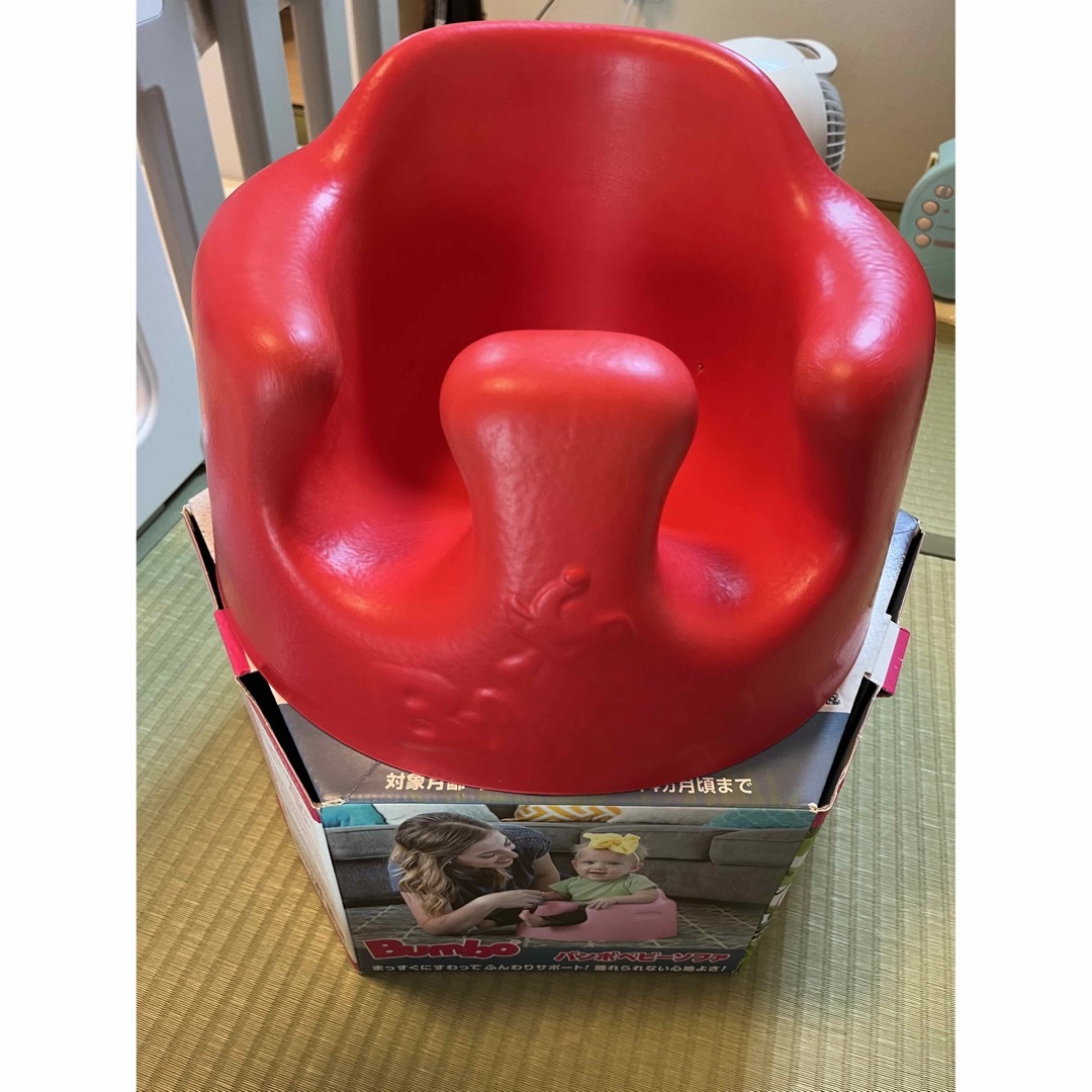 Bumbo(バンボ)のBambo バンボ　ほぼ未使用専用テーブル付き キッズ/ベビー/マタニティのキッズ/ベビー/マタニティ その他(その他)の商品写真