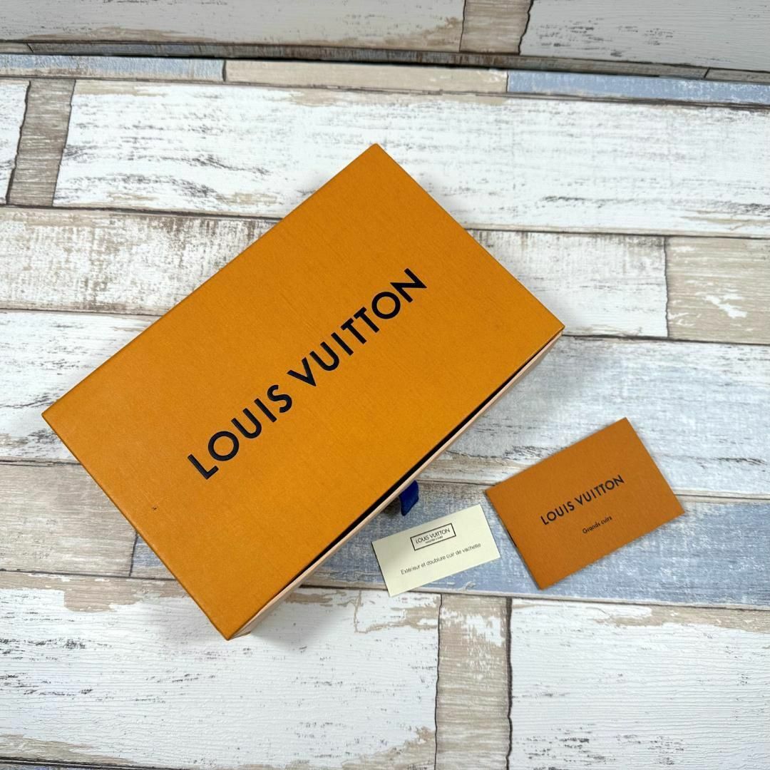 LOUIS VUITTON(ルイヴィトン)のLOUIS VUITTON　長財布　トリヨン　ポルトフォイユ　カプシーヌ　黒 レディースのファッション小物(財布)の商品写真