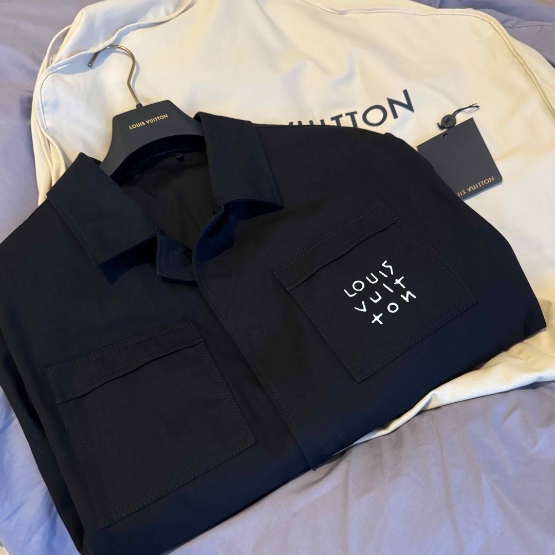 LOUIS VUITTON - ルイヴィトン LVスプレッド テクニカルオーバー LOUIS VUITTON - ルイヴィトン LVスプレッド テクニカルオーバー