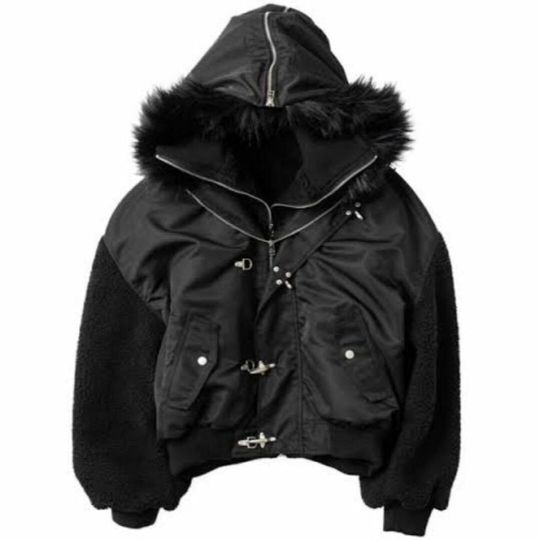RASVOA(ラスボア)の人気の❤️RASVOA コンビバックルブルゾン　ブラック　フリーサイズ レディースのジャケット/アウター(ナイロンジャケット)の商品写真