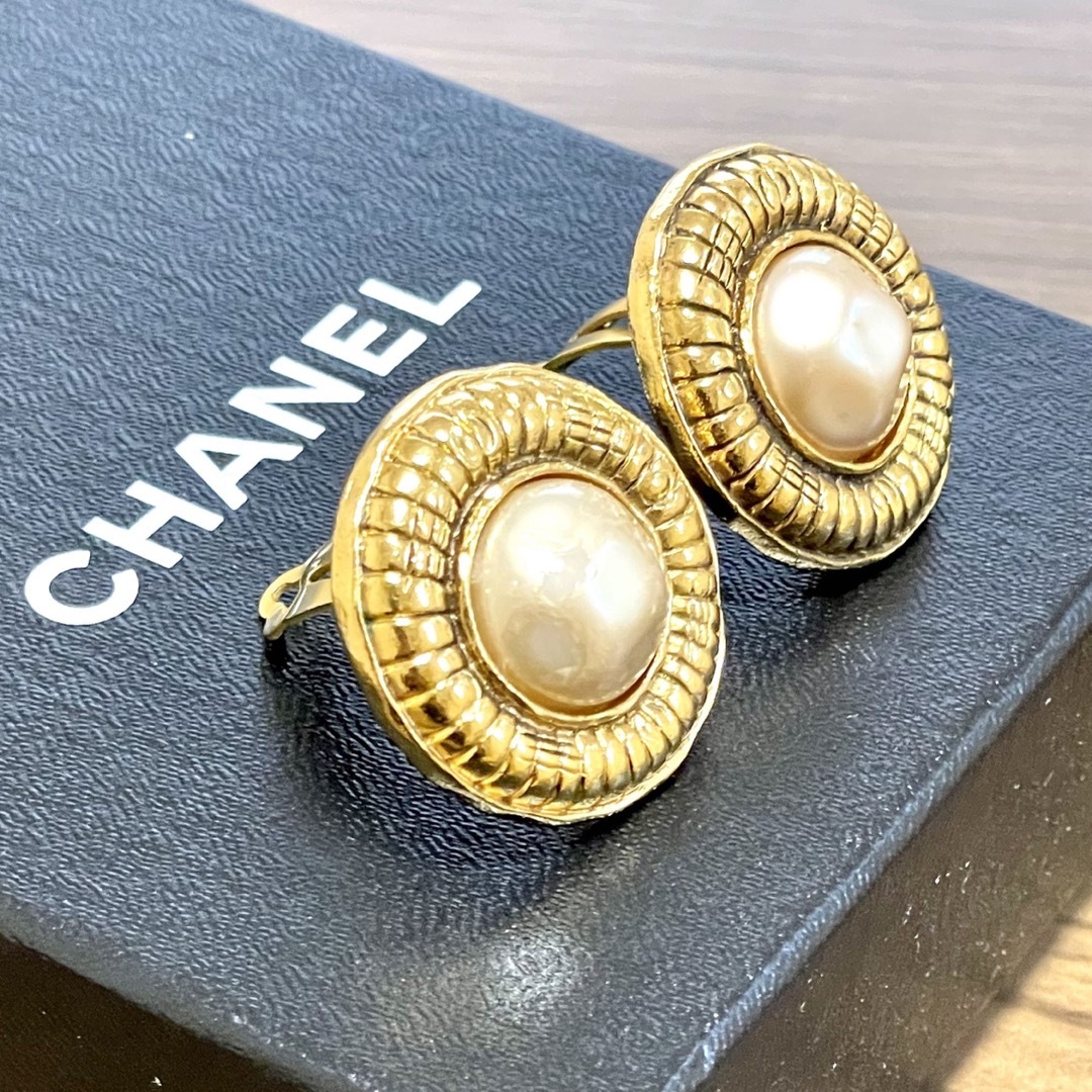 CHANELフェイクパールイヤリング