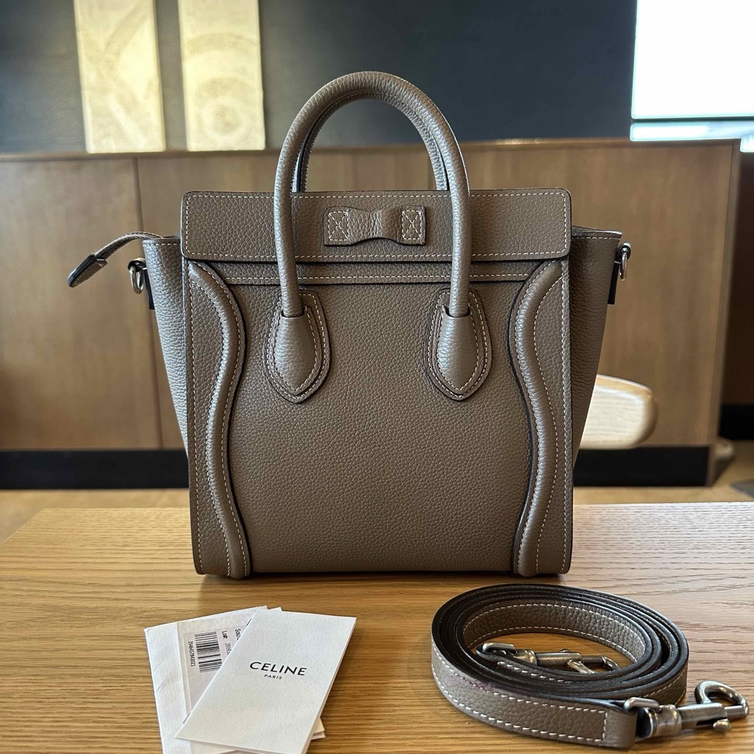 celine(セリーヌ)のゆい様専用CELINE ラゲージ　ナノ　スリ　新ロゴ　ショルダー　ハンドバッグ レディースのバッグ(ショルダーバッグ)の商品写真