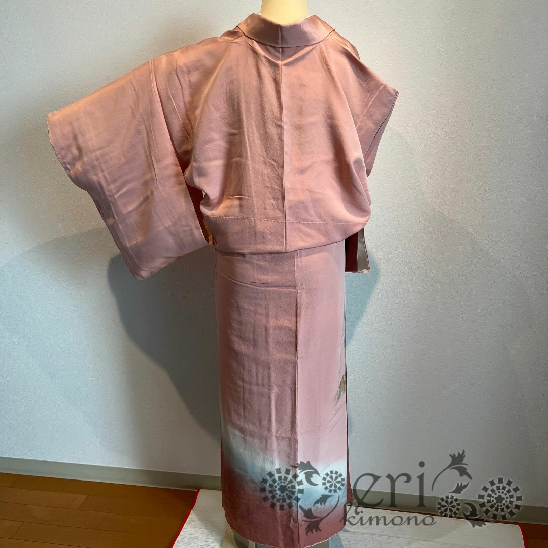 訪問着/新品/汕頭刺繍】しつけ糸付き 金彩 ピンクの暈し染め 訪問着/新品/汕頭刺繍】しつけ糸付き 金彩 ピンクの暈し染め