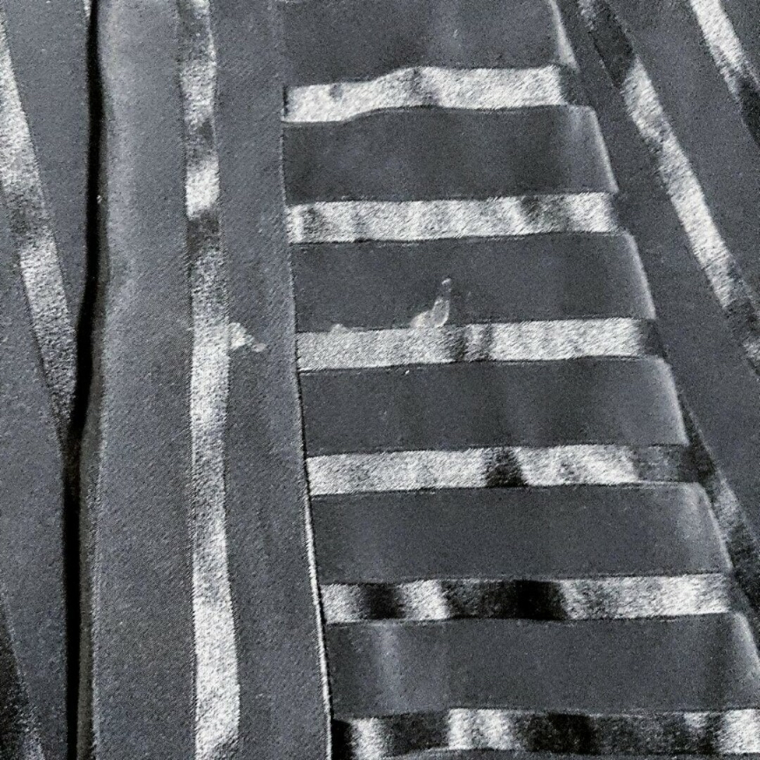 Yves Saint Laurent(イヴサンローラン)のYVES SAINT LAURENT イヴサンローラン スカート ブラック レディースのスカート(ひざ丈スカート)の商品写真