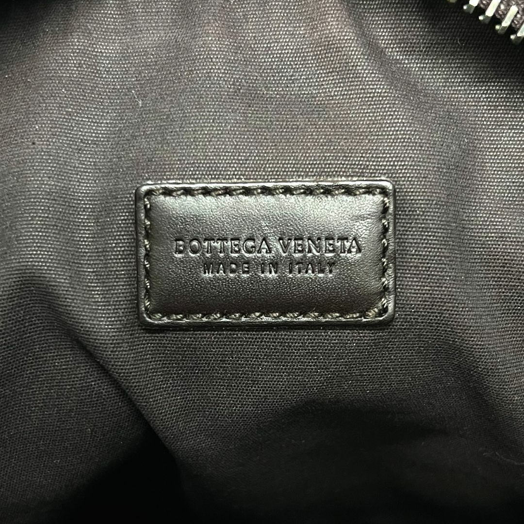 Bottega Veneta(ボッテガヴェネタ)のボッテガヴェネタ　バッグ　イントレチャート　レザー　ミニ　ショルダー　斜め掛け メンズのバッグ(ショルダーバッグ)の商品写真