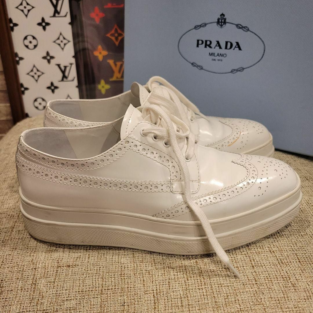 プラダ　レディーススニーカー　PRADA プラットフォーム　厚底スニーカー　本革