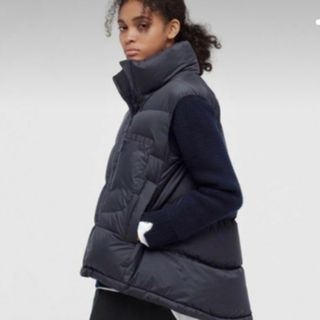 ユニクロ(UNIQLO)のユニクロ➕Ｊアンダーソンコラボ　ダウンベスト　新品(ダウンベスト)