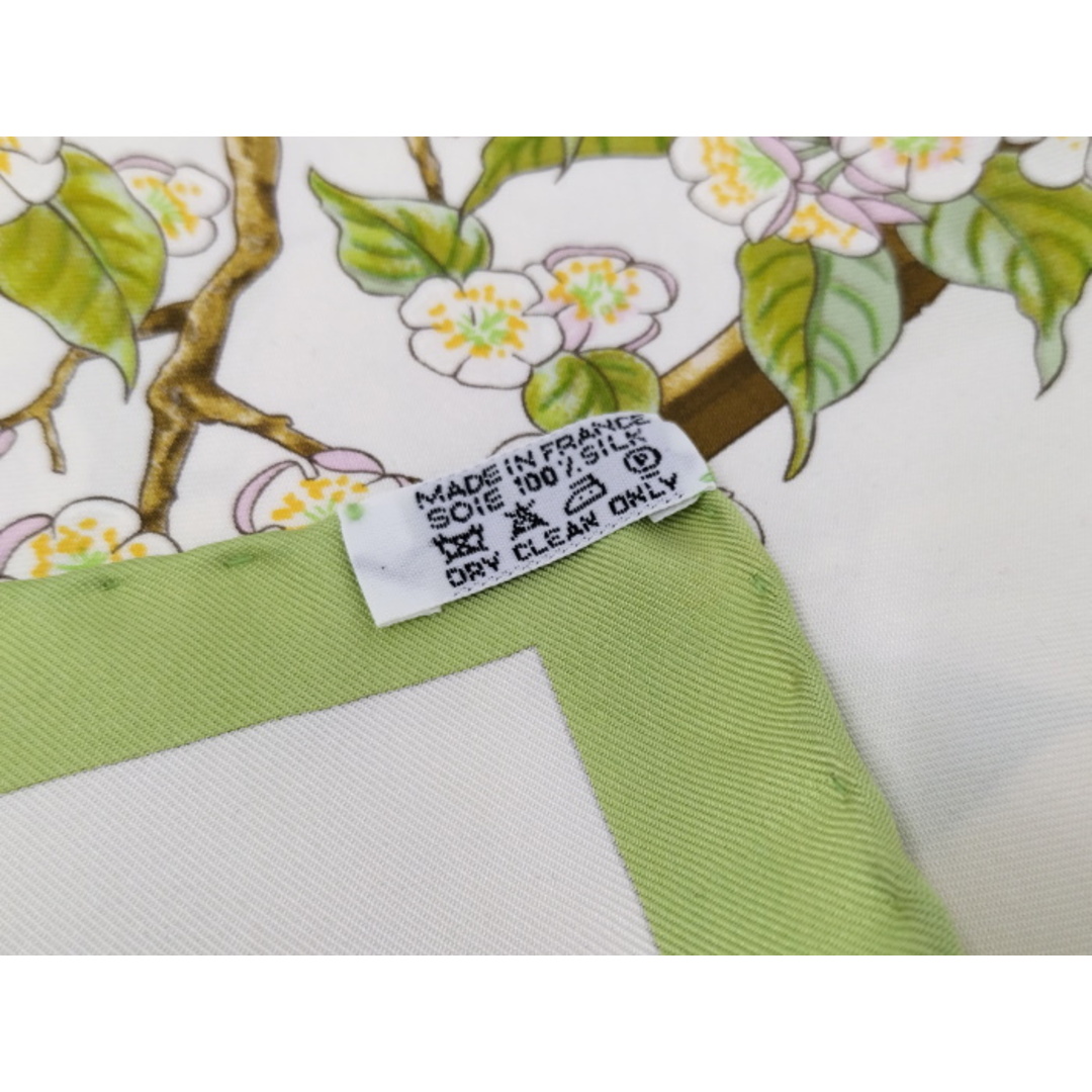 HERMES - HERMES カレ90 SERENITE 竹 スカーフ シルク ホワイト HERMES - HERMES カレ90 SERENITE 竹 スカーフ シルク ホワイト
