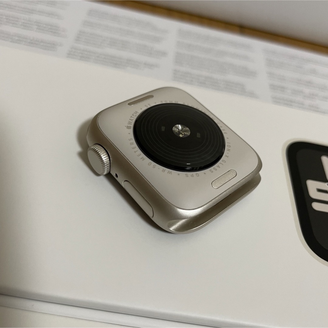 【極美品】Apple Watch SE （第2世代） 40mm スターライト 3