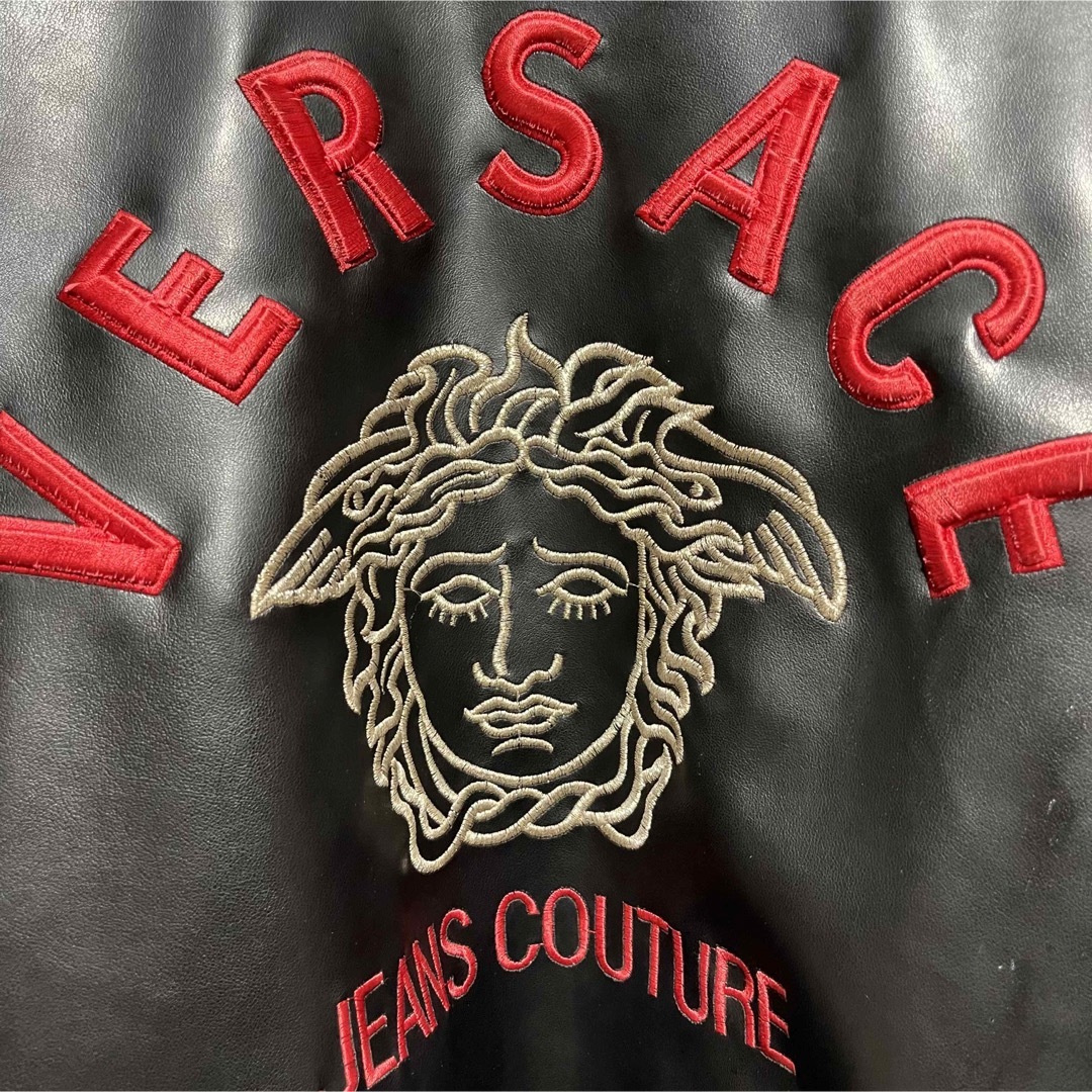 VERSACE(ヴェルサーチ)のVERSACE CLASSIC V2 ヴェルサーチ 刺繍 スタジャン メンズのジャケット/アウター(スタジャン)の商品写真