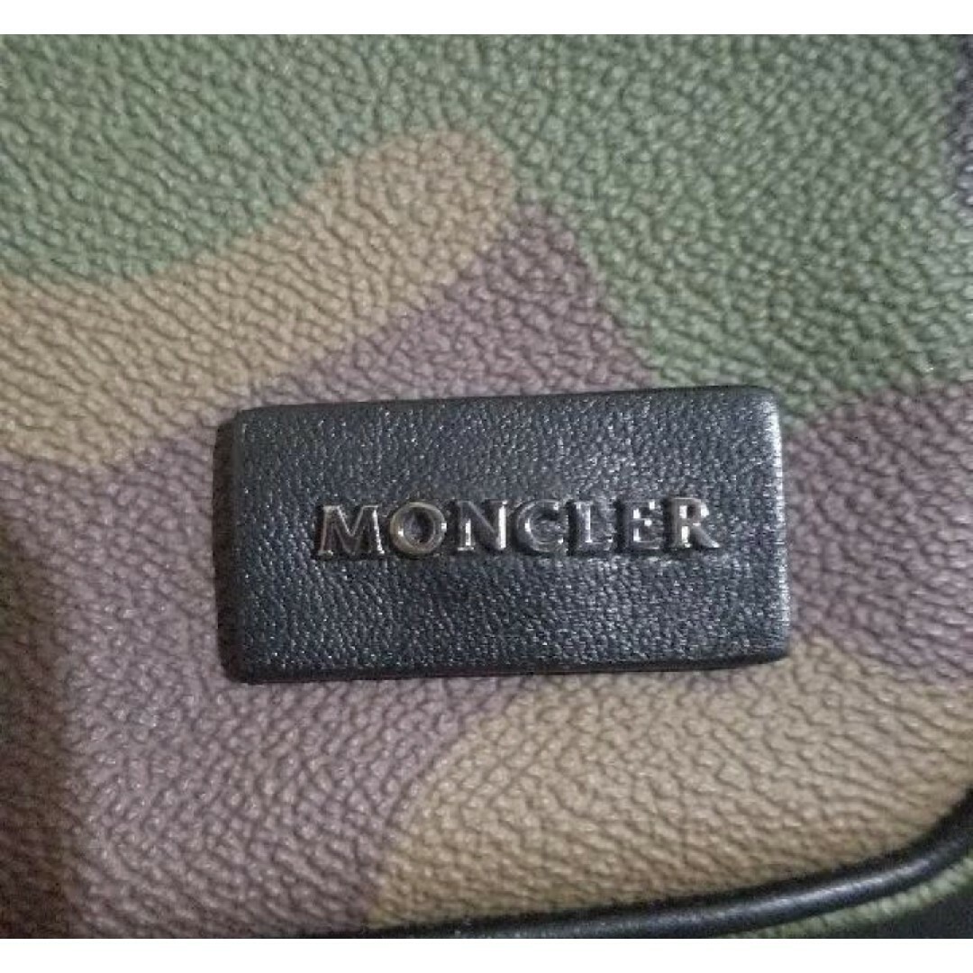 MONCLER(モンクレール)の【中古】MONCLER タブレットケース クラッチバッグ カモフラ柄 ミリタリー メンズのバッグ(セカンドバッグ/クラッチバッグ)の商品写真