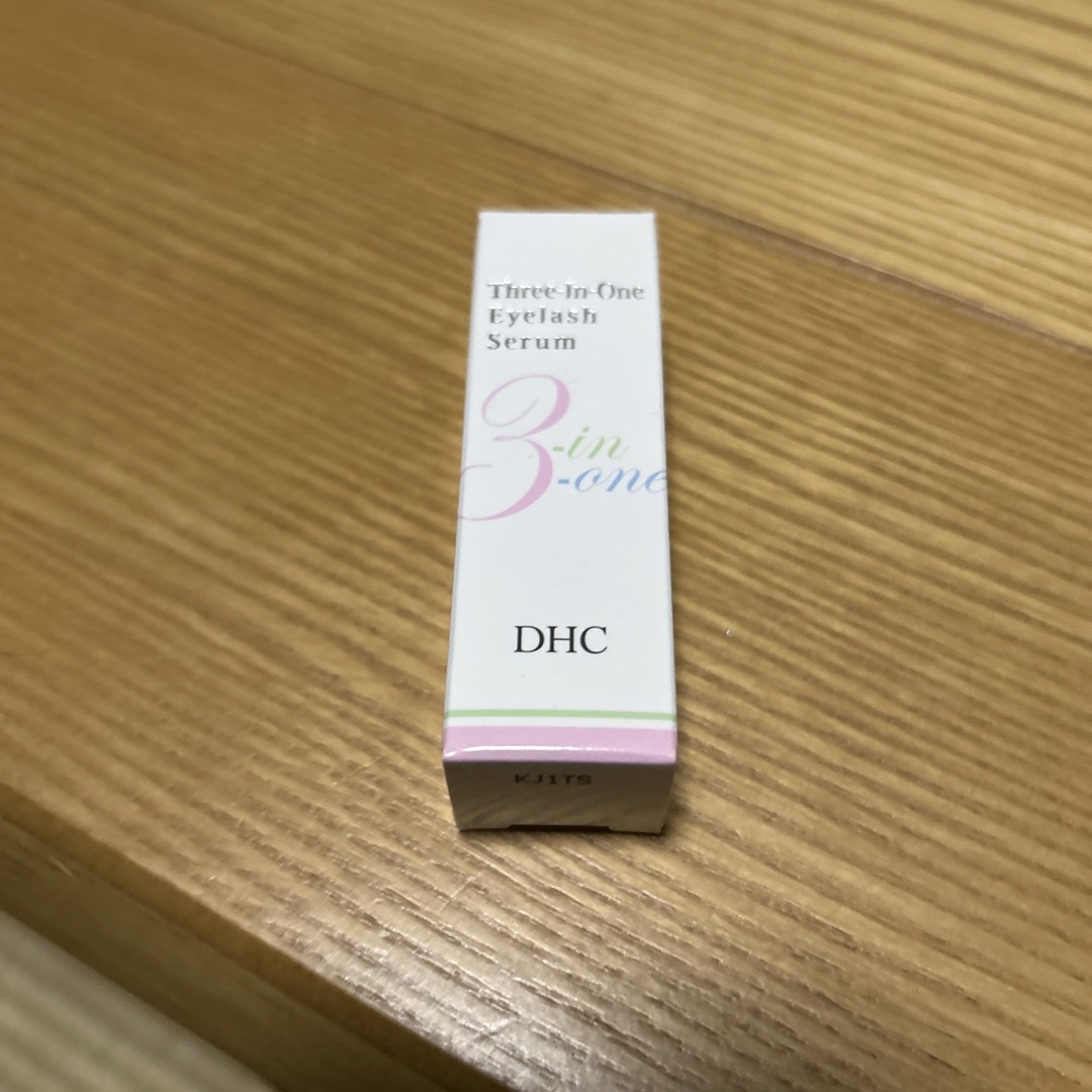 DHC(ディーエイチシー)のDHC スリーインワン　アイラッシュセラム コスメ/美容のスキンケア/基礎化粧品(まつ毛美容液)の商品写真