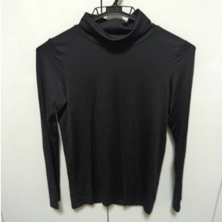 ユニクロ(UNIQLO)のユニクロ　ヒートテック　タートルネック　Tシャツ　黒　150cm(Tシャツ/カットソー)
