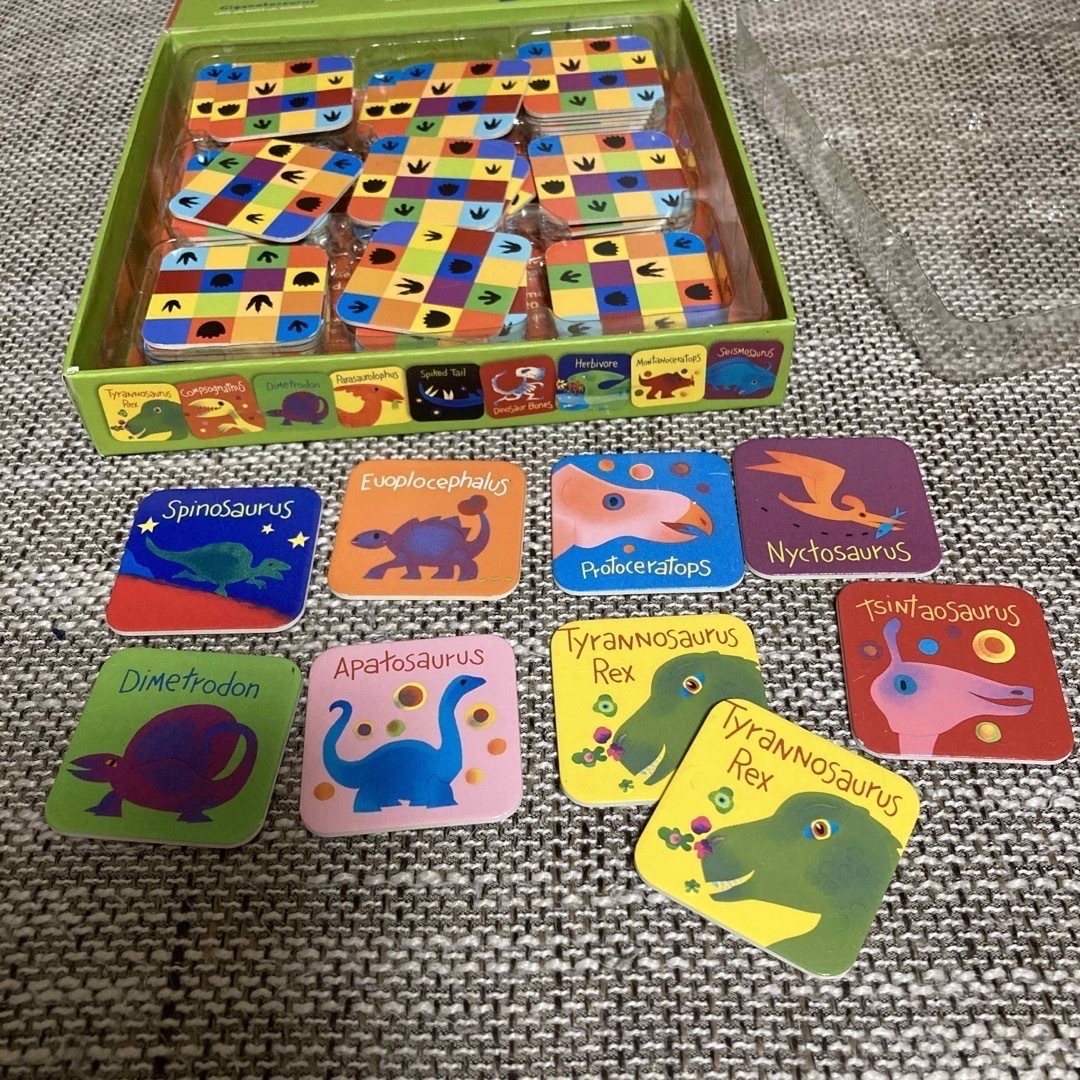 DINOSAURS! Matching game キッズ/ベビー/マタニティのおもちゃ(知育玩具)の商品写真