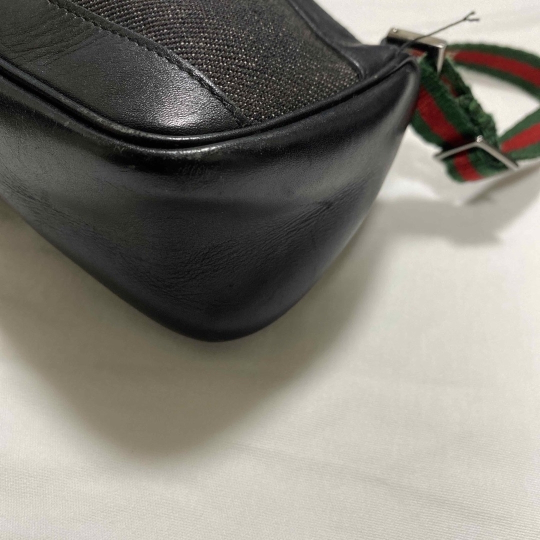 Gucci(グッチ)の美品　GUCCI ポーチ　ミニショルダーバッグ レディースのバッグ(ショルダーバッグ)の商品写真