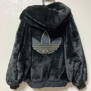 完売品⭐︎adidasフェイクファーパーカーの通販｜ラクマ