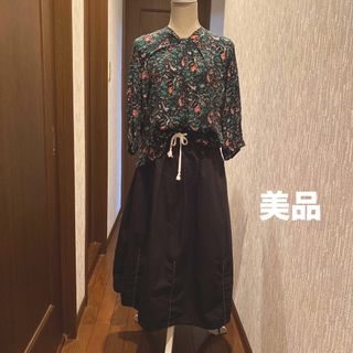 使用少なめ　美品　春夏秋冬　グリーン地花柄七分袖ブラウス(シャツ/ブラウス(長袖/七分))