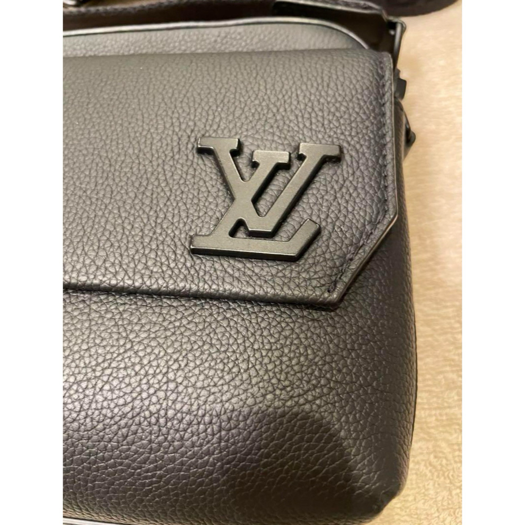 LOUIS VUITTON(ルイヴィトン)のルイ・ヴィトン ファストライン・メッセンジャー M22482  美品 【中古】 メンズのバッグ(ショルダーバッグ)の商品写真