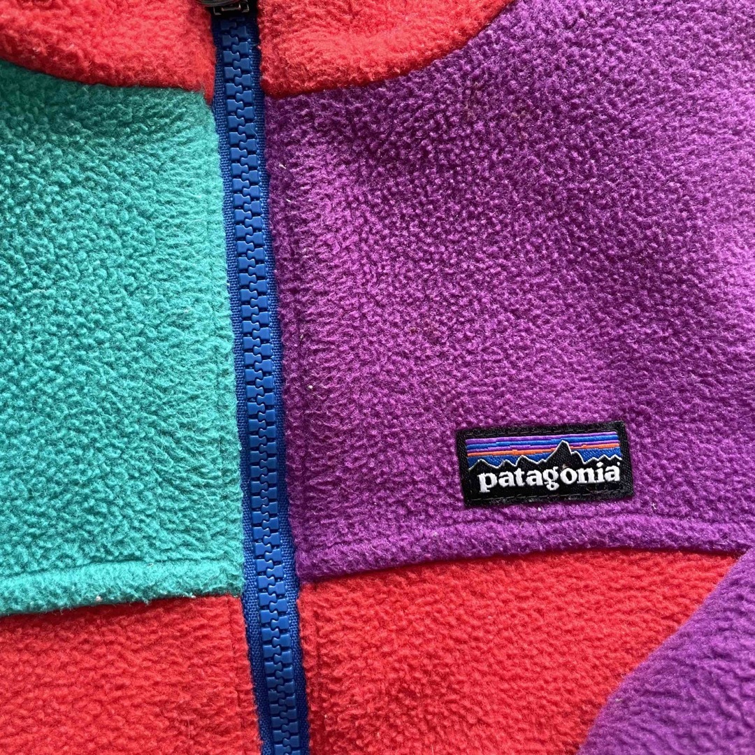 patagonia(パタゴニア)のpatagonia パタゴニア　リバーシブルジャケット　 キッズ/ベビー/マタニティのキッズ服男の子用(90cm~)(ジャケット/上着)の商品写真