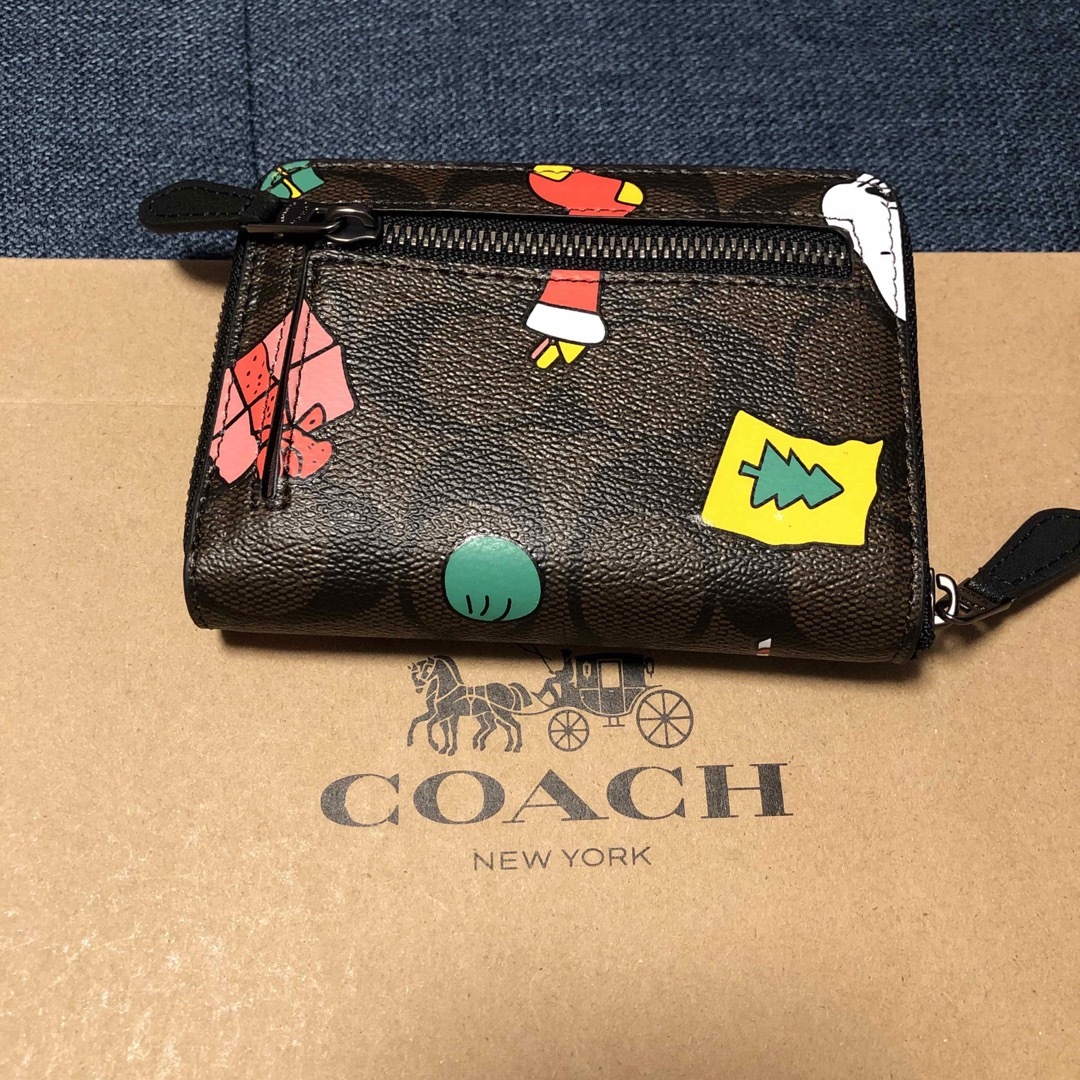 COACH - ☆新品未使用☆COACHコーチ二つ折り財布 スヌーピーコラボの ...