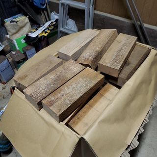 針葉樹ミックス薪　約25kg　杉　米松　檜　檜葉　栂　屋内乾燥一年以上　焚き火(ストーブ/コンロ)