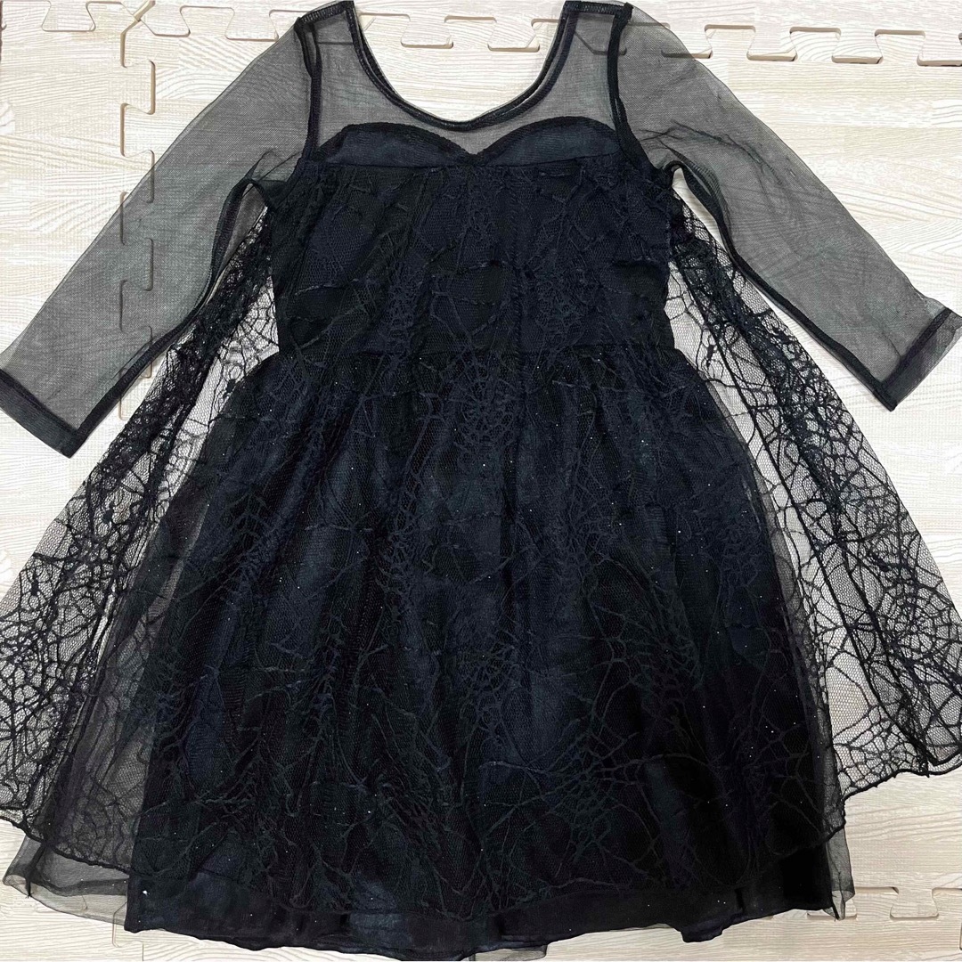 H&M(エイチアンドエム)の黒ワンピース　ドレス キッズ/ベビー/マタニティのキッズ服女の子用(90cm~)(ワンピース)の商品写真