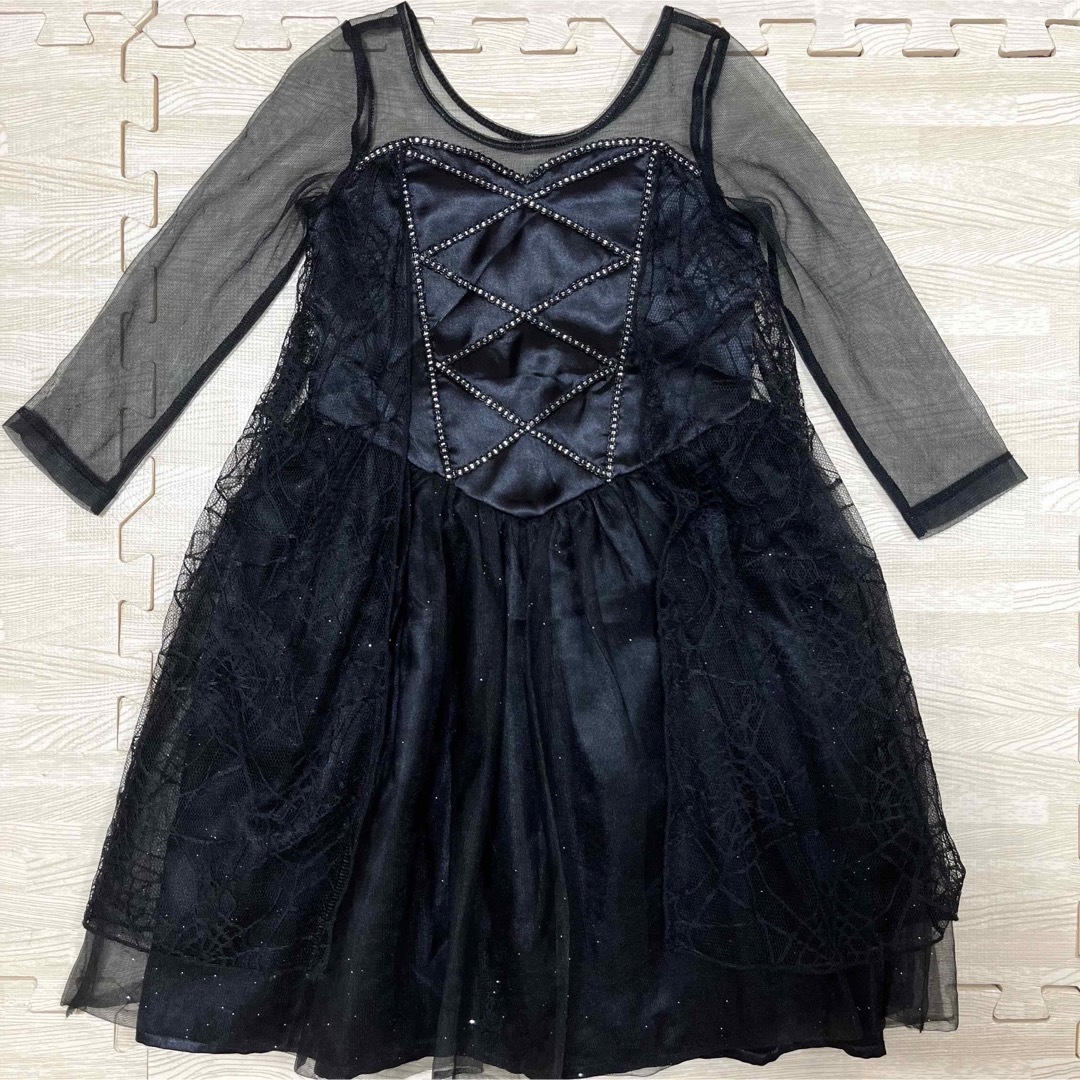 H&M(エイチアンドエム)の黒ワンピース　ドレス キッズ/ベビー/マタニティのキッズ服女の子用(90cm~)(ワンピース)の商品写真