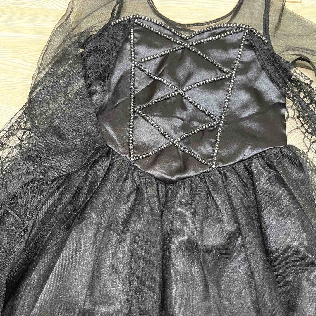 H&M(エイチアンドエム)の黒ワンピース　ドレス キッズ/ベビー/マタニティのキッズ服女の子用(90cm~)(ワンピース)の商品写真