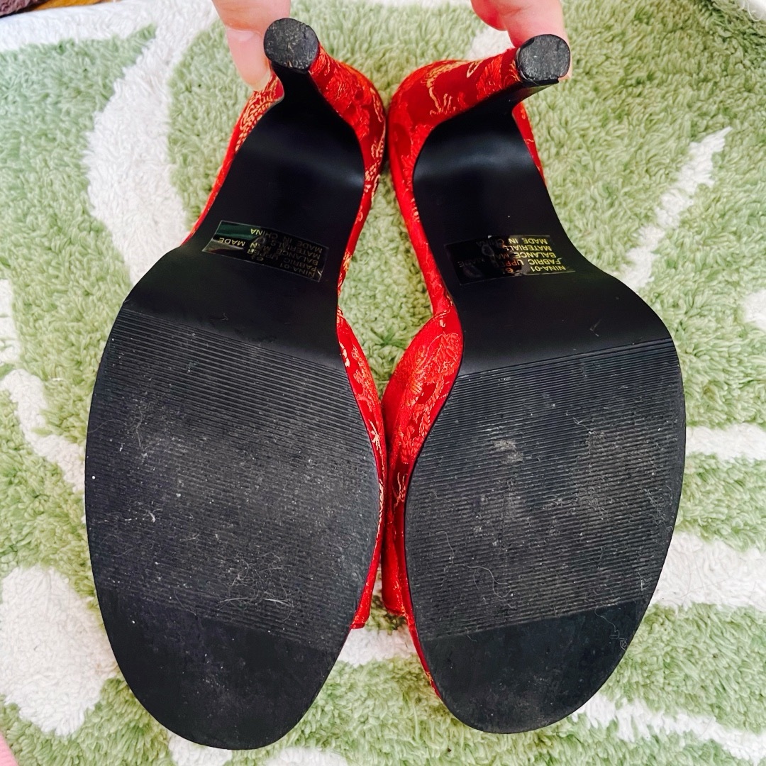 シルク　チャイナヒール（レッド）・中敷き張り替え付き　6 1/5（23.5cm） レディースの靴/シューズ(ハイヒール/パンプス)の商品写真