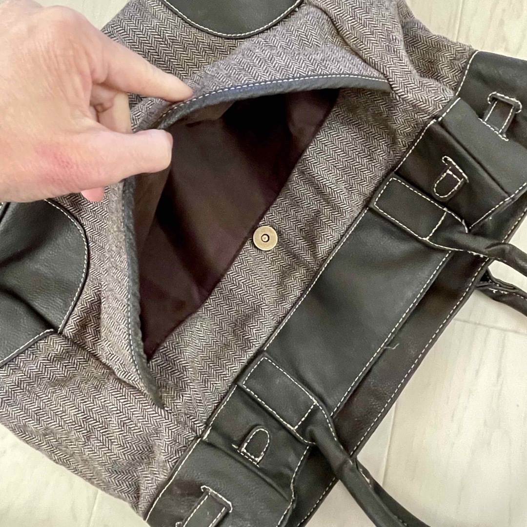 ハンドバッグ トートバッグ 布とPU PVC バックル ダークブラウン 美品 レディースのバッグ(トートバッグ)の商品写真