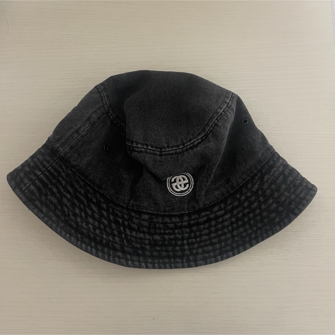 ENEBEYC Eリンク デニムバケットハット SnowMan 向井康二着用 - 帽子 ENEBEYC Eリンク デニムバケットハット SnowMan 向井康二着用 - 帽子