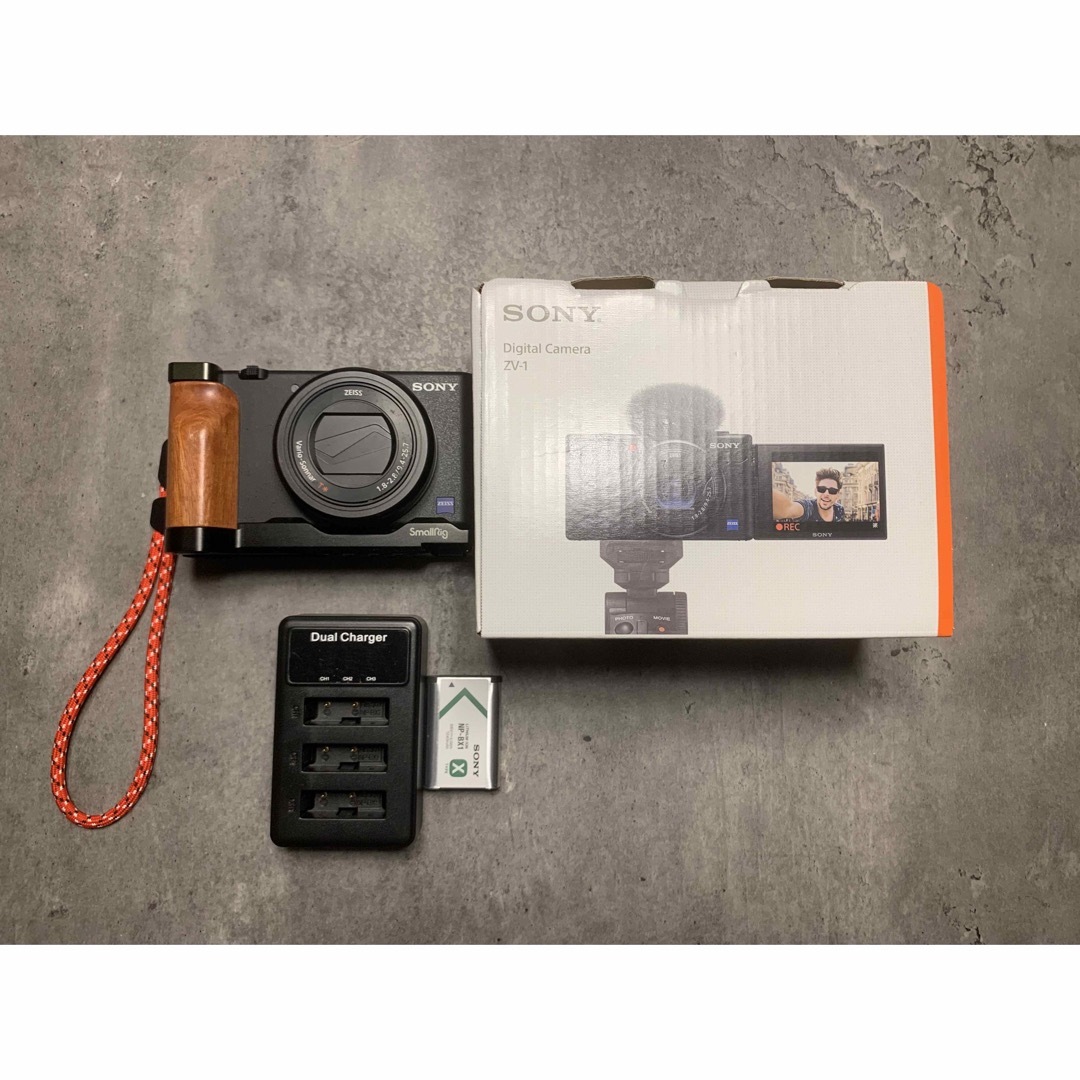 SONY(ソニー)のSONY VLOGCAM ZV1 スマホ/家電/カメラのカメラ(コンパクトデジタルカメラ)の商品写真