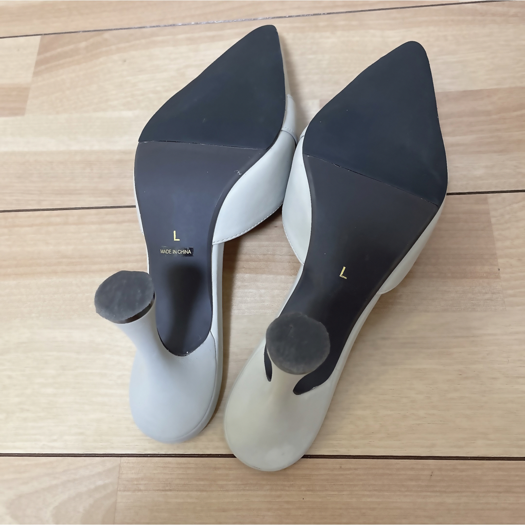 GYDA(ジェイダ)のGYDA ベルトデザインポインテッドミュール アイボリー パンプス ヒール 美品 レディースの靴/シューズ(ミュール)の商品写真