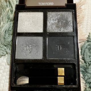 トムフォードビューティ(TOM FORD BEAUTY)の美品☆ トムフォードアイカラー クォード 14番  <アイスクイーン>(アイシャドウ)