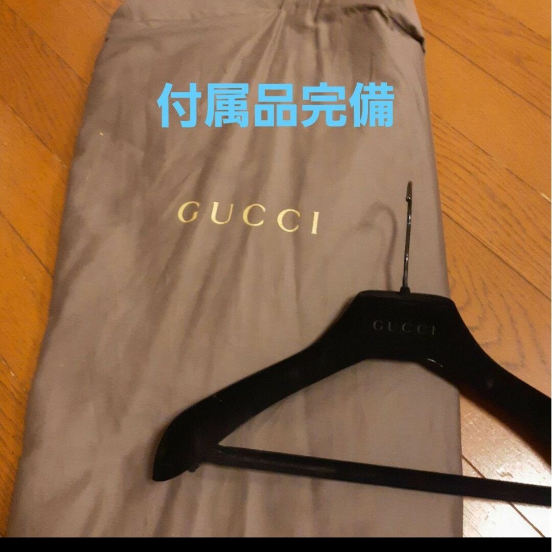 Gucci(グッチ)の新品　GUCCI チェスター　コート　ブラック　42　40の方にも　国内店舗購入 レディースのジャケット/アウター(チェスターコート)の商品写真