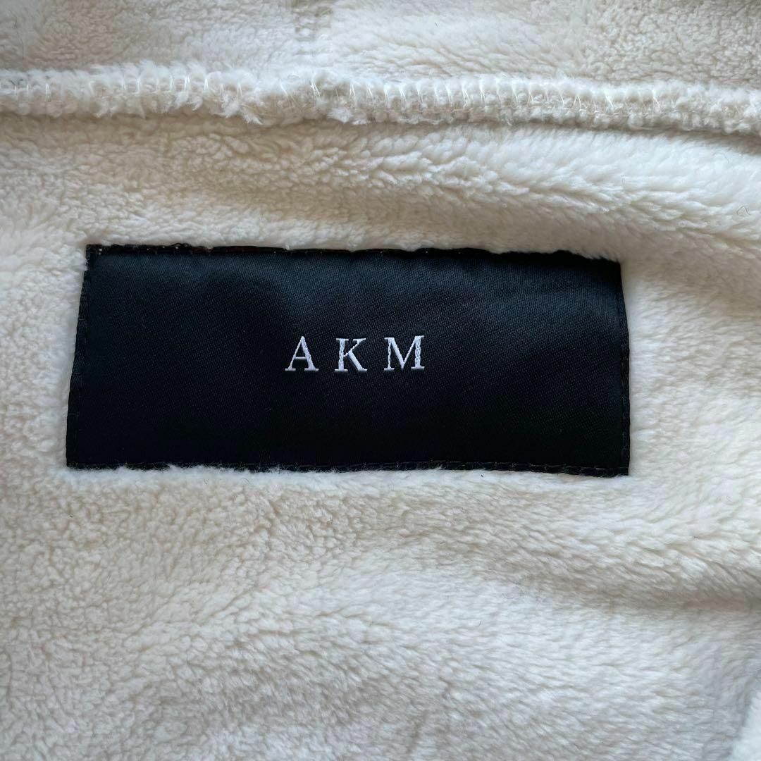 AKM(エイケイエム)の【完売品】AKM プードルパーカー　ジップアップ　起毛　白 メンズのトップス(パーカー)の商品写真