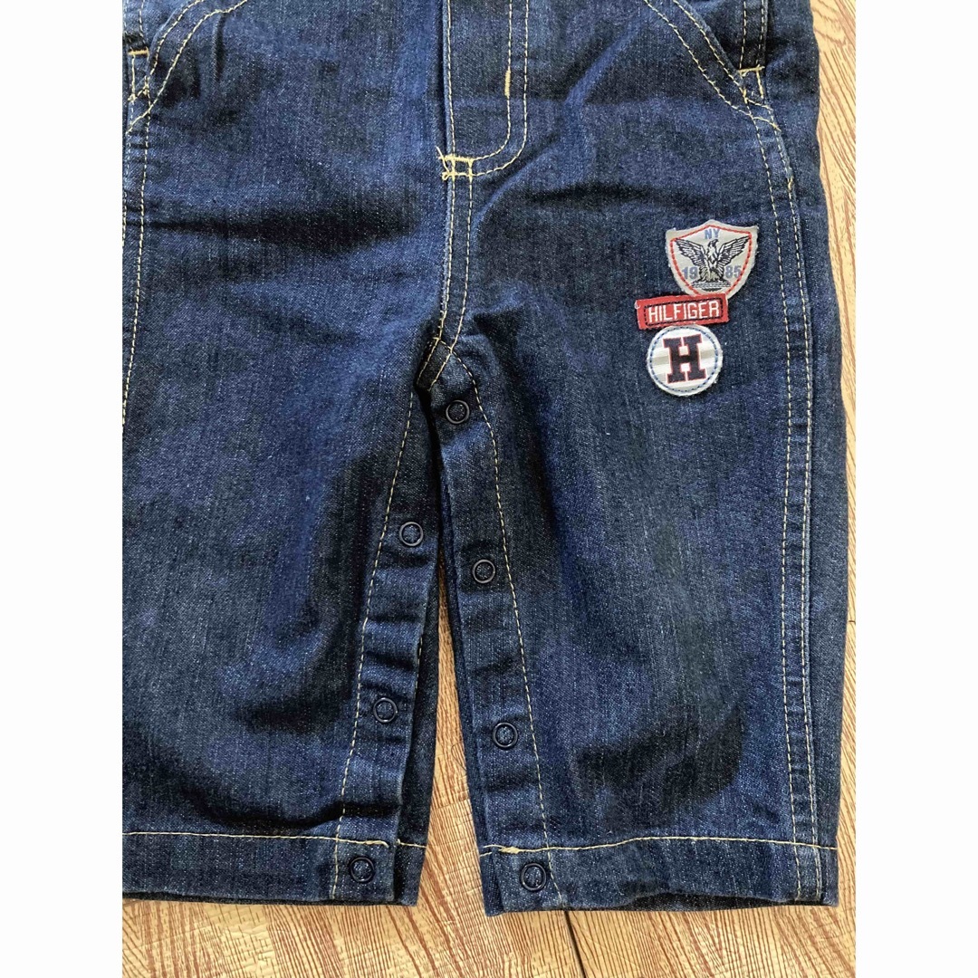 TOMMY HILFIGER(トミーヒルフィガー)の【超美品】TOMMY トミー　オーバーオール　ロンT セット　70-80cm キッズ/ベビー/マタニティのベビー服(~85cm)(カバーオール)の商品写真