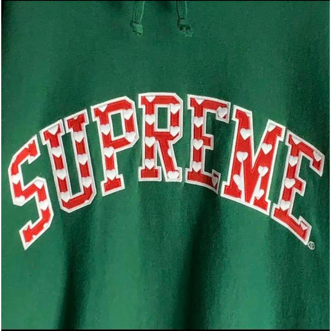 Supreme(シュプリーム)の【即完売モデル】シュプリーム　パーカー　センター刺繍アーチロゴ　希少　入手困難 メンズのトップス(パーカー)の商品写真